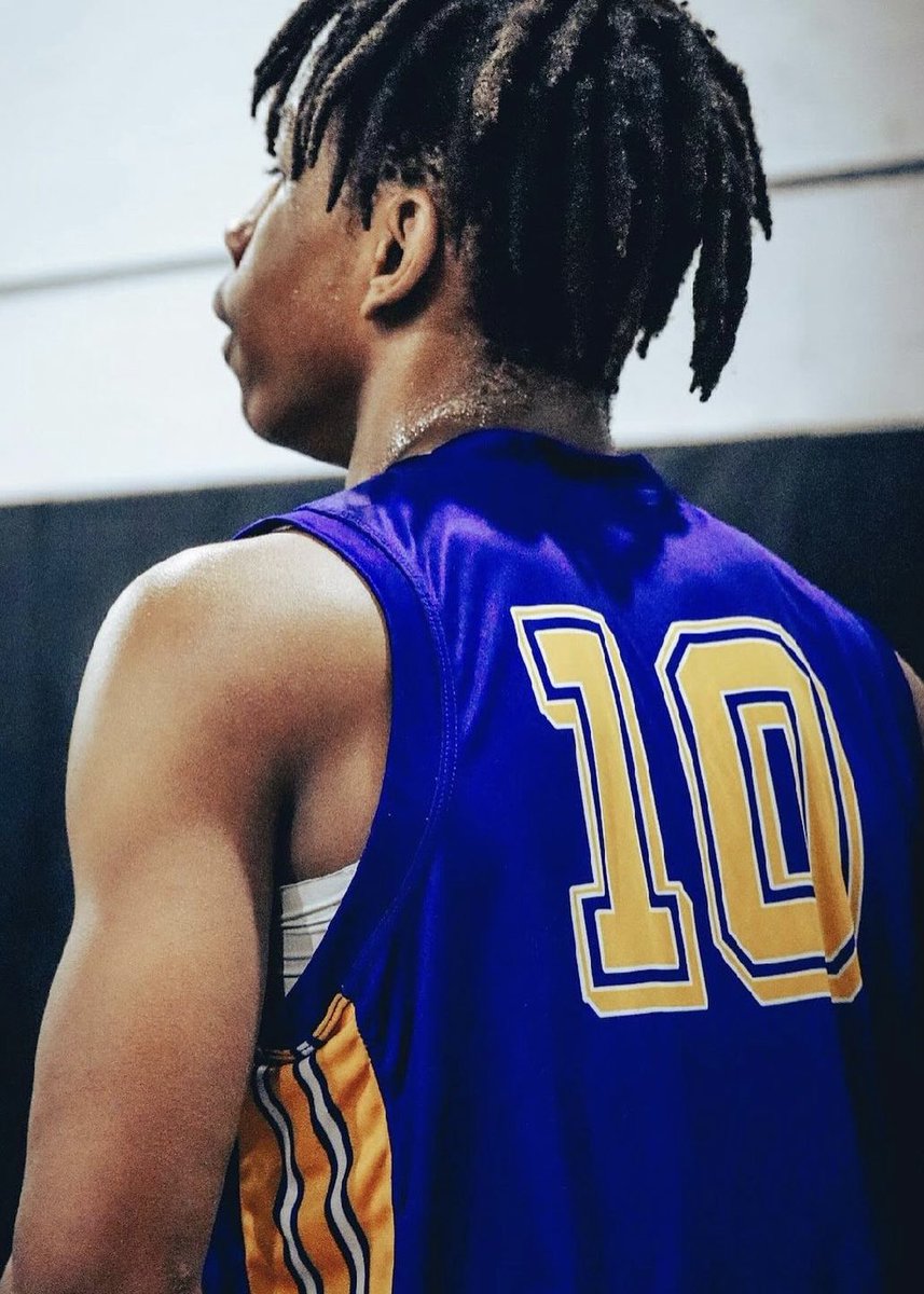 WeAre_Cm3's tweet photo. Remember the name… 
Amir Owens @mirshifty_ 
—
CM3 has had a long line of scholarship guards &amp; 5’10” 2025 PG Amir Owens is up next. A high IQ PG who makes every pass and has exceptional range. https://t.co/v27sJ4pxue