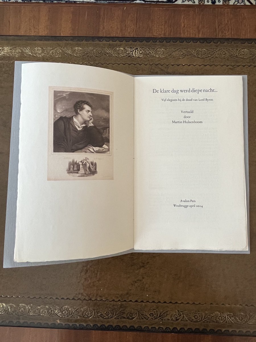 Commemorating the #Bicentenary of #LordByron’s death in #DenHaag Honored to host the event,organized by the 🇳🇱Dutch Byron Society & #Stichting Desiderata Thank you @ Ronald de Leeuw for the the astonishing book 📕on the influence of the #poet ’s death on #Arts