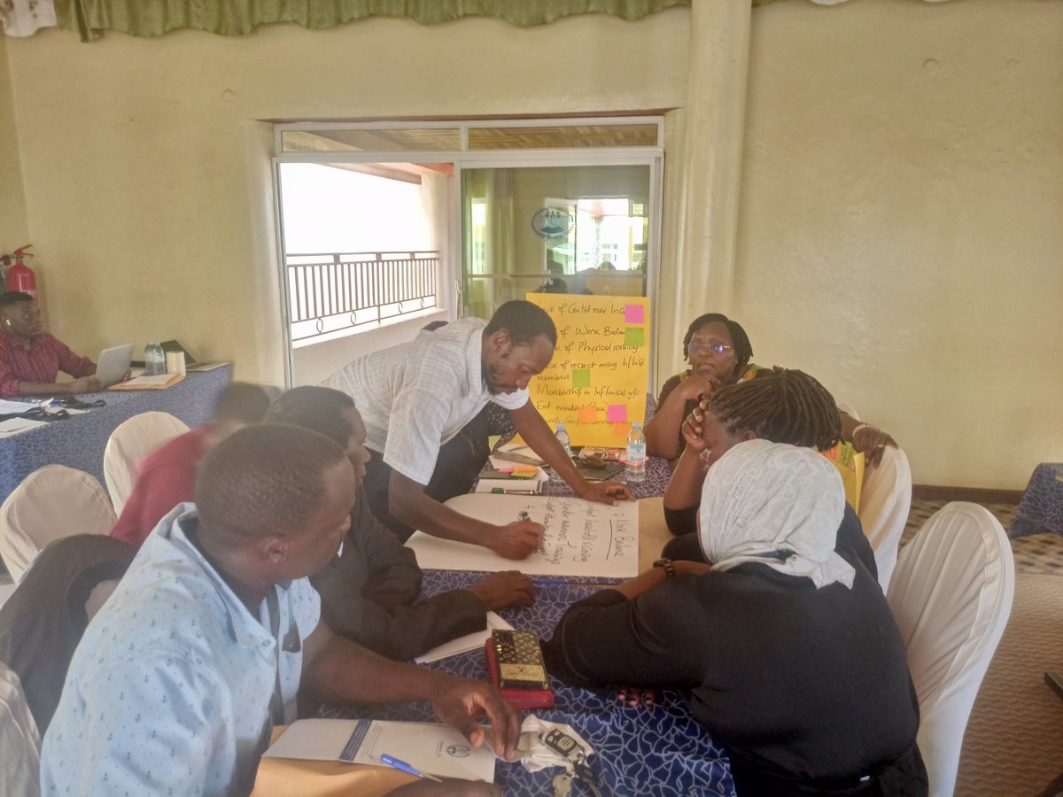 pwairagala's tweet photo. #CGIAR #SAPLING stakeholders are meeting in #Mukono- Uganda to review survey findings and development interventions to address #Gender empowerment gaps and norms  impacting #livestock production. @ILRI @isabaltenweck @ouma_emily https://t.co/RKkjJUokJv