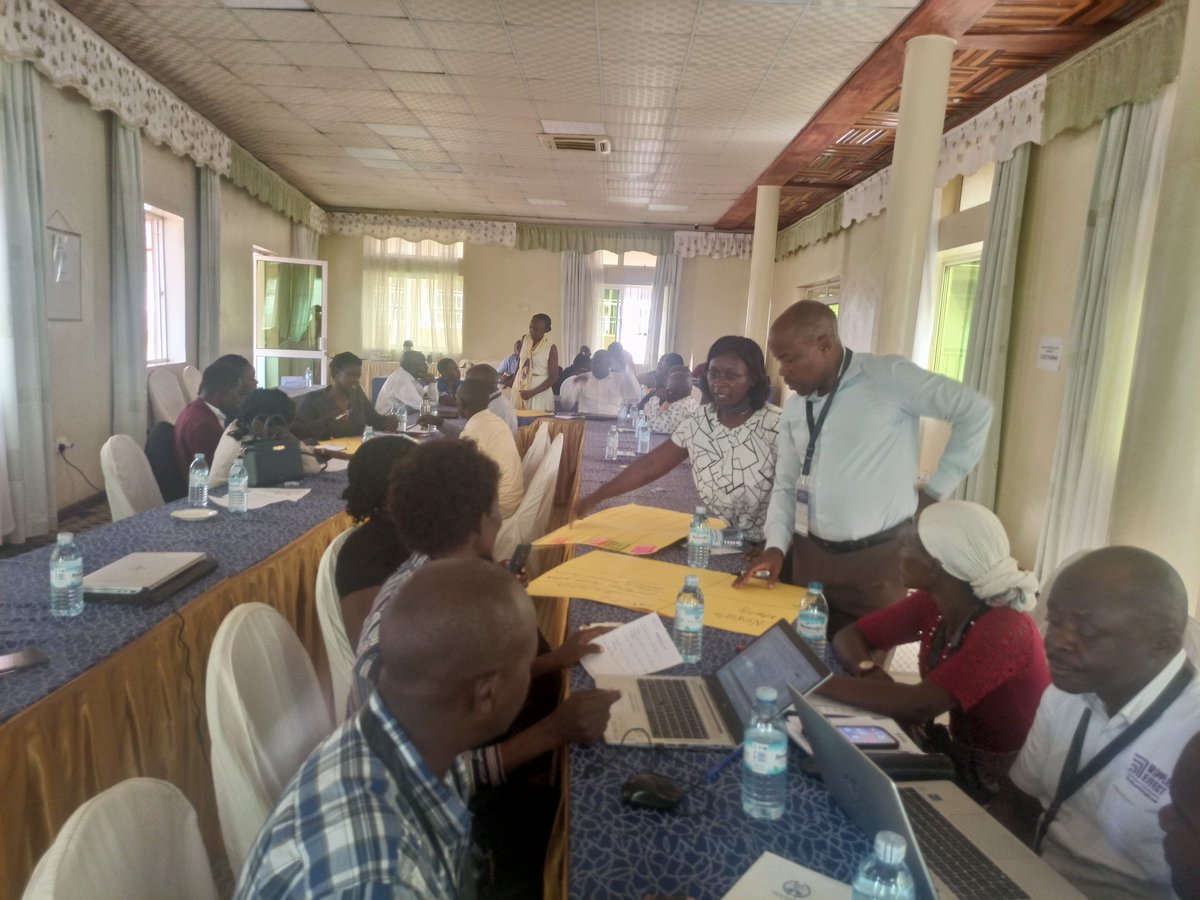 pwairagala's tweet photo. #CGIAR #SAPLING stakeholders are meeting in #Mukono- Uganda to review survey findings and development interventions to address #Gender empowerment gaps and norms  impacting #livestock production. @ILRI @isabaltenweck @ouma_emily https://t.co/RKkjJUokJv