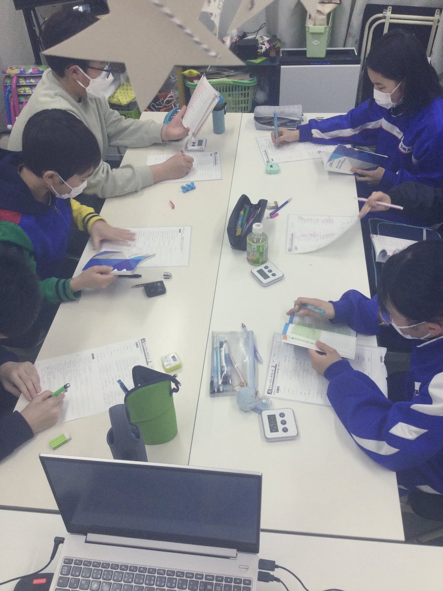 ecckobodankitty's tweet photo. 中学1年生、あっという間に中学生らしくなった！単語テスト中
#須賀川市　#ECCジュニア弘法坦教室 https://t.co/pzGxePI9Km
