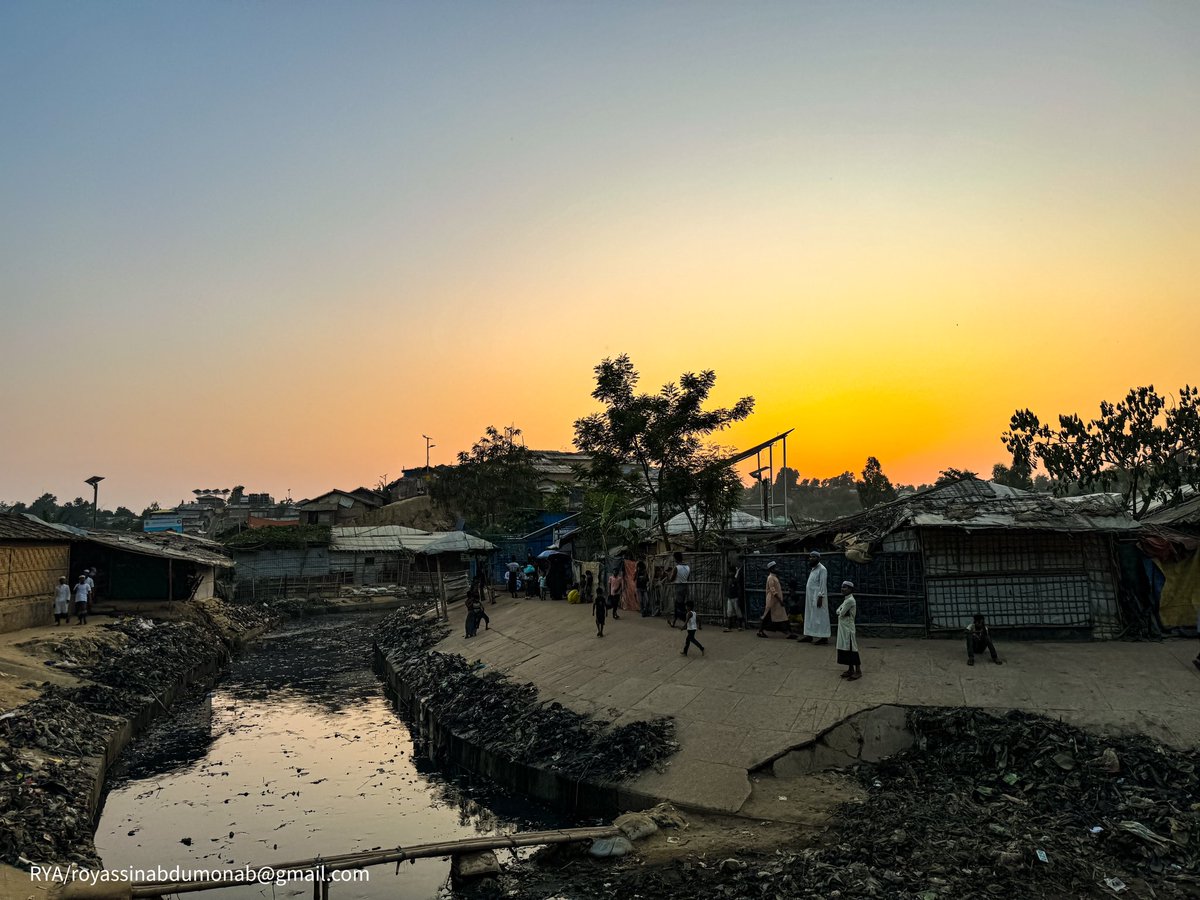 md_yasiein's tweet photo. The hour that never disappoints any photographer.
#sunsetlovers #streetphotography #evening #goldenhour #campview #refugeestories #goldenhour #yassindairy #refugeestories #rohingyatographer https://t.co/uVzlSirb6d