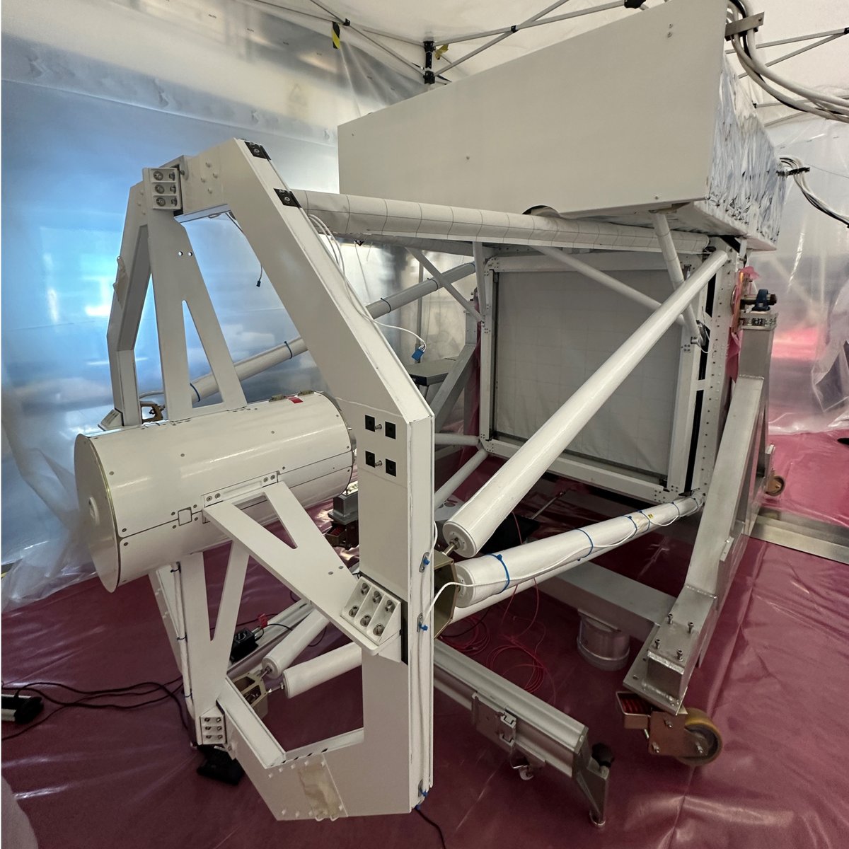 Sunrise_III's tweet photo. Making progress! While members of the #Sunrise_III team from @MPSGoettingen are preparing the telescope under the clean tent for the next flight, the gondola is also beginning to take shape. https://t.co/rXzHZ2tdKI