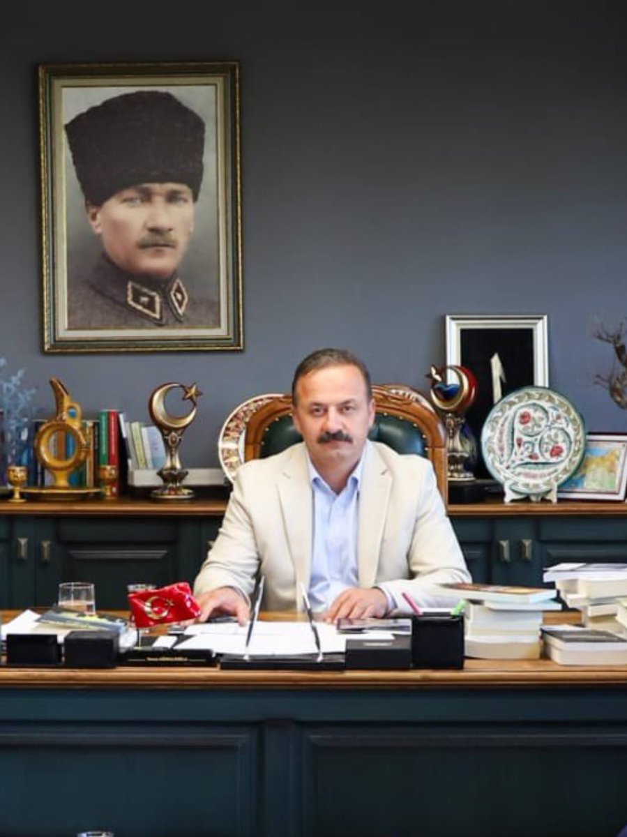 Yavuz Ağıralioğlu Türkiye Cumhuriyeti Devleti’nin şeref ve haysiyetini herşeyin ve herkesin üzerinde tutar!

Sn. Genel Başkanımız @yavuzagiraliog 🇹🇷
