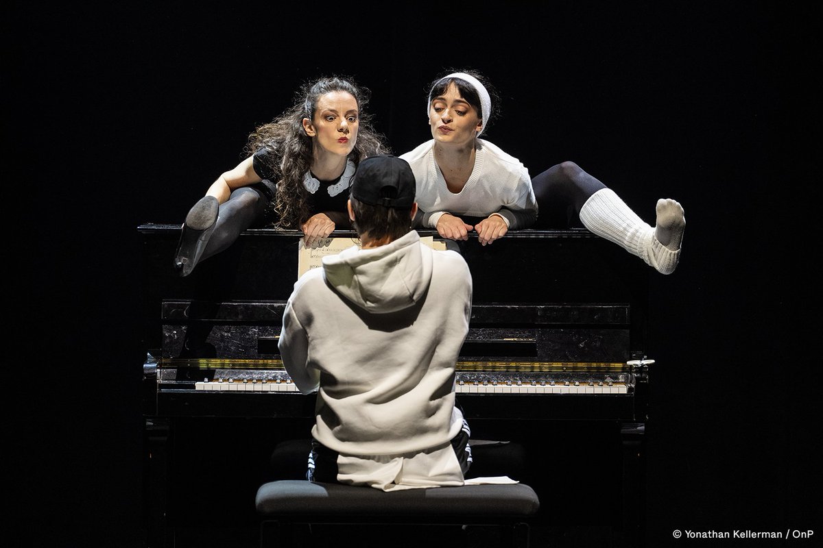 BalletOParis's tweet photo. #DanseursChorégraphes #Programme1
Du 18 au 20 avril, Caroline Osmont, Maxime Thomas, Marion Gautier de Charnacé et Yvon Demol ont dévoilé leurs créations chorégraphiques à l'Amphithéâtre Olivier Messiaen de l'Opéra Bastille. ✨
https://t.co/BSGOvtcMSM https://t.co/6NvstV3v76