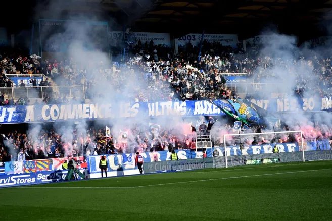 Supporters de @AJA ce soir Vous avez un rôle à jouer On a besoin de vous et comme d habitude ,vous allez faire le boulot 🔥🔥🔥🔥🔥🔥