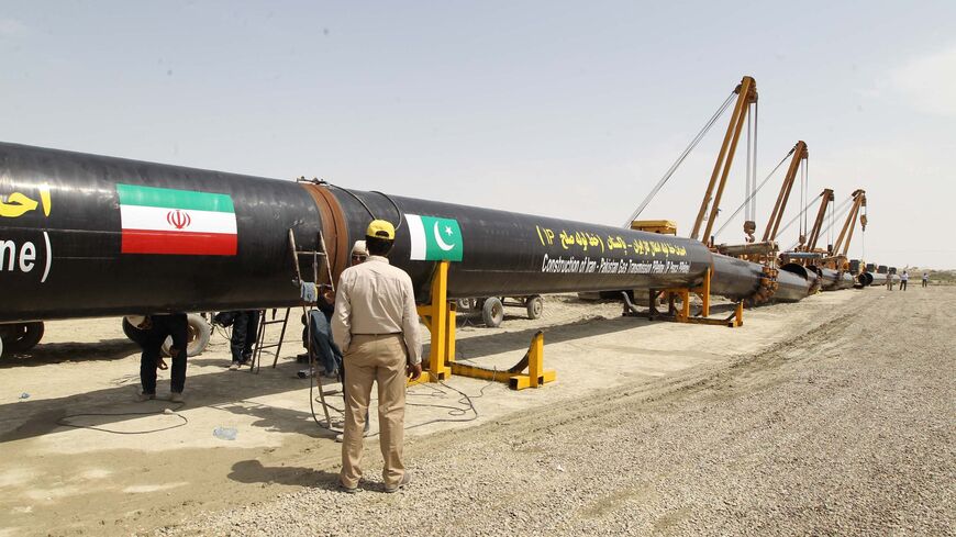 The Iranian oil minister says that Pakistan is very interested in operating the Iran-Pakistan gas pipeline and that Islamabad is currently working on contracts with various companies to speed up this process. The USA has threatened Pakistan with sanctions if it completes the gas…