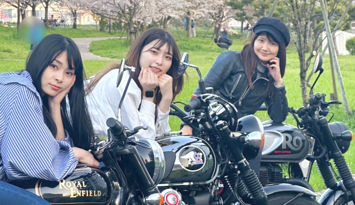 東京でロイヤルエンフィールドHUNTER350に乗って、
bullet350 の@mapico_rider ちゃん、
カワサキメグロk3のhabi_gramちゃんと、桜ツーリングした時の動画を
YouTubeにアップしました🙋‍♀️
youtu.be/-TDeJw2UDMo?si… 

GW旅に出る前にアップ間に合った💦
#royalenfield #ハンター350 #バイク女子