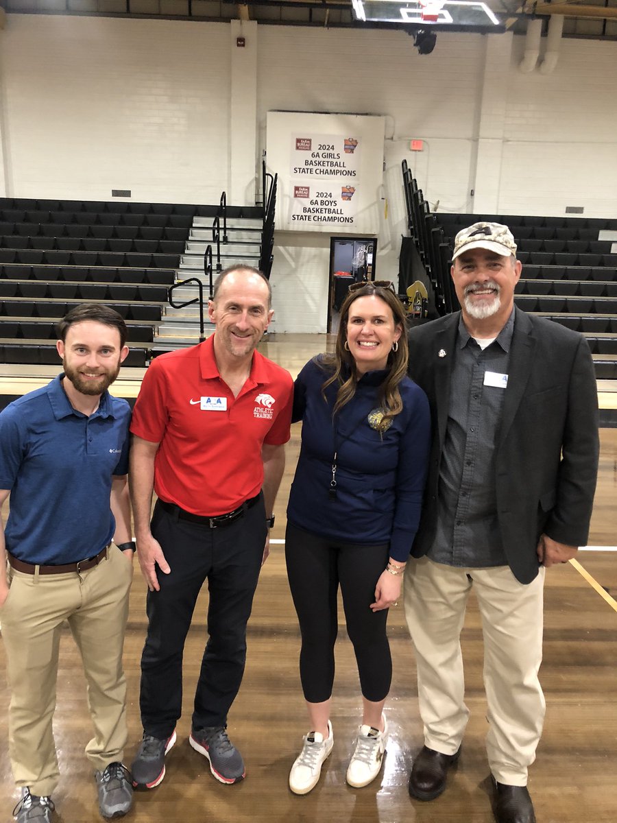 We had a #greAT time at the 9th Annual Hoops For Kids Sake… the @ArkansasSenate vs @ArkansasHouse basketball game. Thank you Governor @SarahHuckabee for your time ! We enjoyed it!! @SWATAD6 @NATA1950