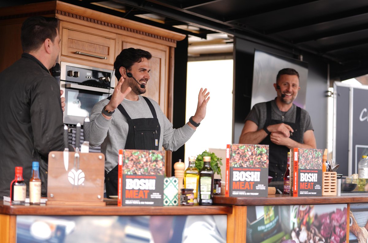 BishFoodFest's tweet photo. We had a fantastic time at our cookery theatre across both days of the festival hosted by the hilarious Chris Bavin

A big thank you to BOSH TV, Marcus Bean, Dan Hunter, Meliz Berg, Matt Tebbutt, Cyrus Todiwala and Chris 👏 https://t.co/9l0JtXq1sr