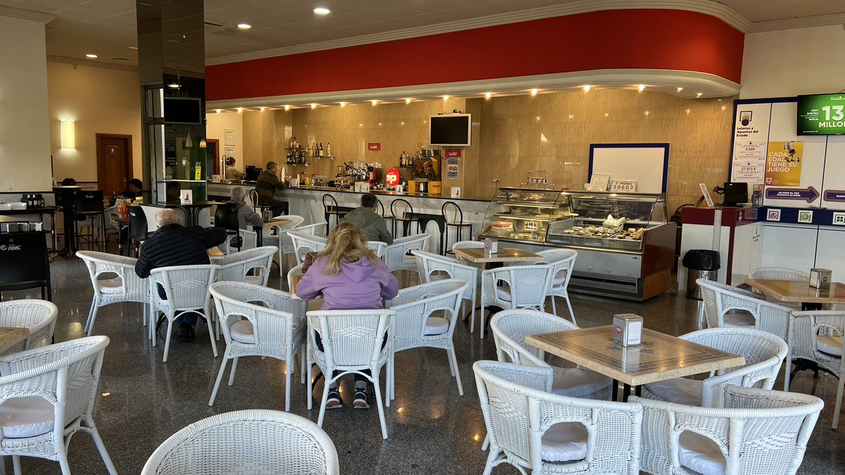 Gregocapricho's tweet photo. Se alquila Cafetería. Entrada Mercadona de Cájar +INFO:670625155 https://t.co/igHnamNnWW