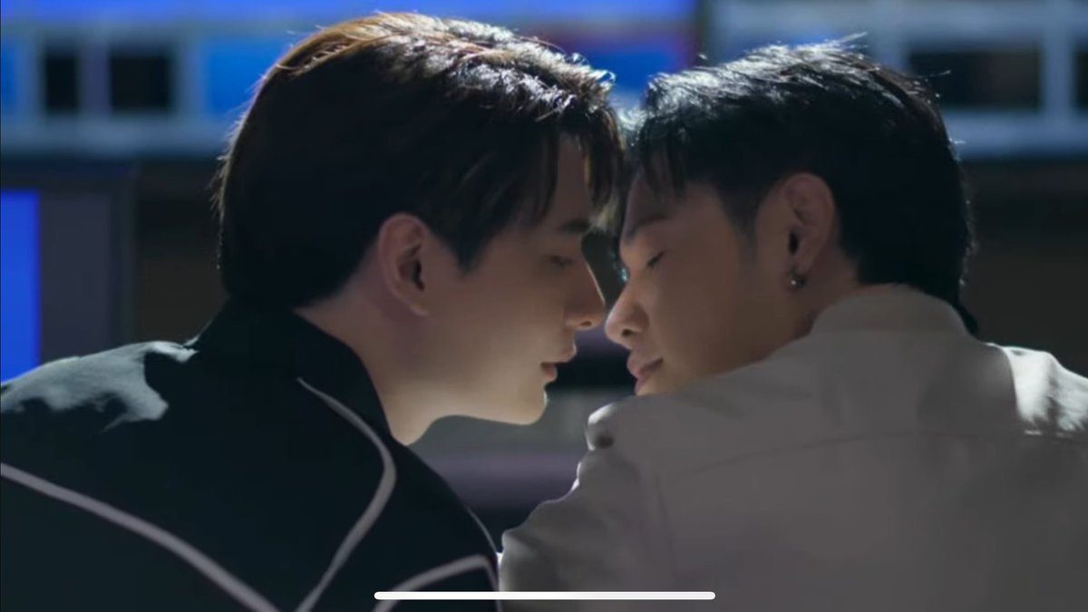 singtostjinx's tweet photo. OH MY GOD WHAT A COMEBACK 😭😭
EXCITEMENT LEVEL IS AT 100000000 !!!!

KRIST SINGTO BEGIN AGAIN
#GMMTV2024PART2 
#ทีมพีรญา #คริสสิงโต https://t.co/0RcxHdmw2S