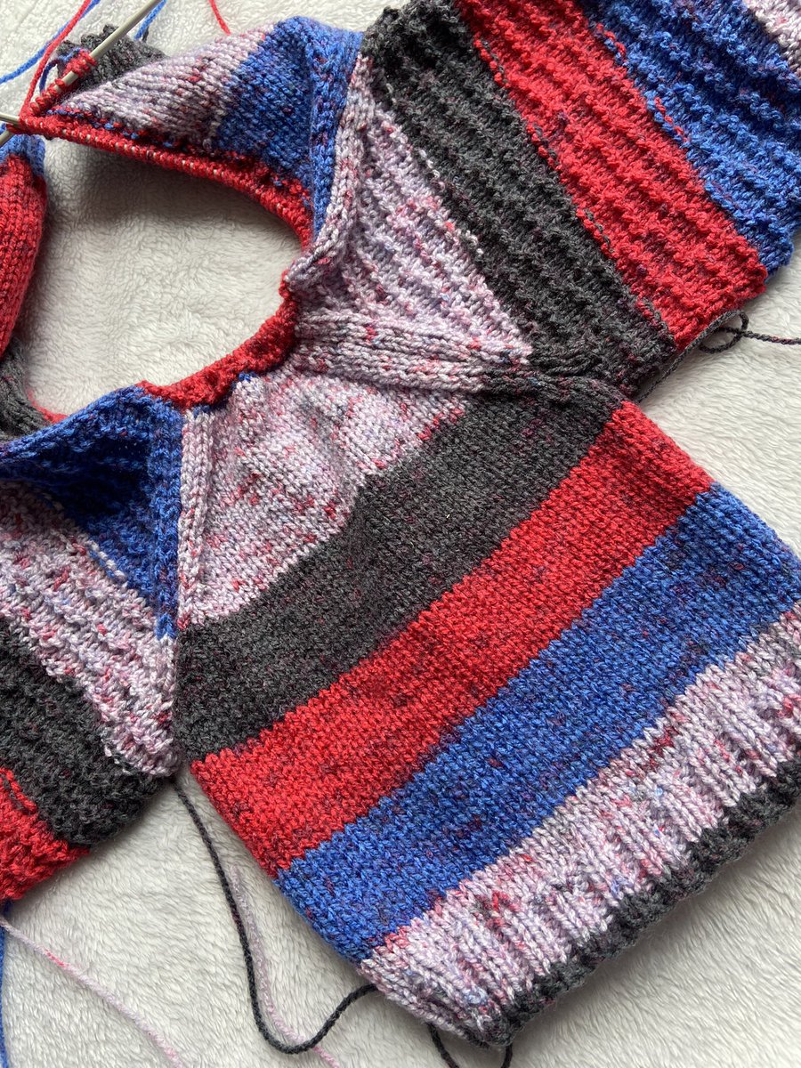 Working on another colourful baby cardigan ❤️💙🩶🧶

Bettysmumknits.etsy.com

#WIP #mhhsbd #EtsyHandmade