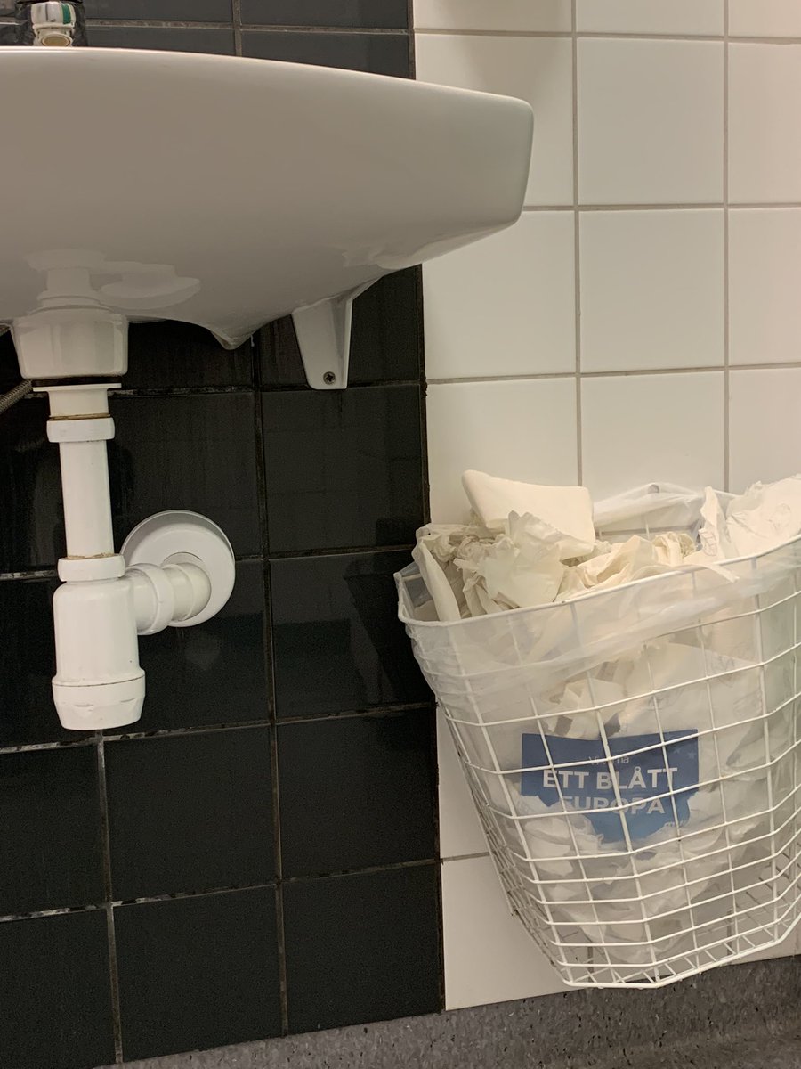 u_basinkomst's tweet photo. där mufs valmaterial hör hemma https://t.co/gDkZ5ZGXL0
