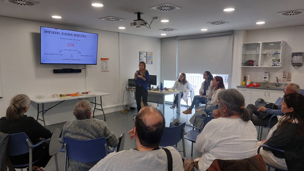 Exercici físic i solitud, temes escollits per abordar de forma prioritària en el marc del diagnòstic de salut comunitària del #CAPProgrésRaval. Una jornada amb participació de diverses entitats va servir dimarts per triar els temes i constituir les taules per treballar-los.