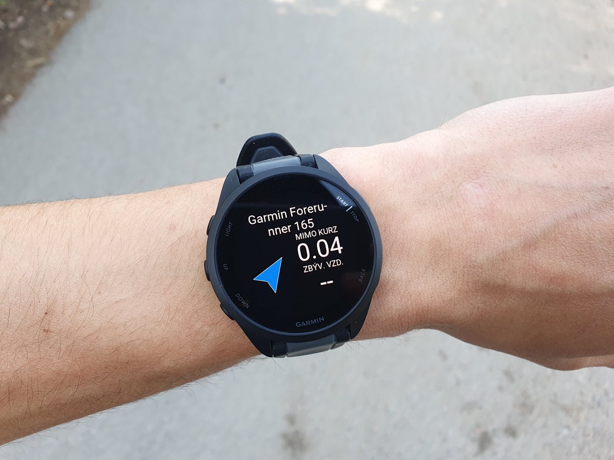 ITmixCZ's tweet photo. Hodinky ⌚ Garmin Forerunner 165 zaujmou vynikajícím pohodlím a kvalitním displejem, který poskytuje jasné zobrazení. 

Jsou ideální pro sportovní aktivity - nabízejí:
👟 pokročilé běžecké metriky
🗺️ navigaci

Více naleznete v naší recenzi 👉 
https://t.co/eoKUZO63gJ https://t.co/9BJkbG5n3F