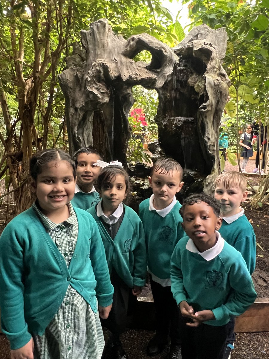 Year 1 had an amazing day at Whipsnade Zoo! They saw many animals like hippo 🦛, giraffes 🦒, penguins 🐧 etc. and even learned about different animal homes. A fun-filled adventure for curious minds! 🦁🦓🐘🐾 #ZooExplorers #HandsOnLearning