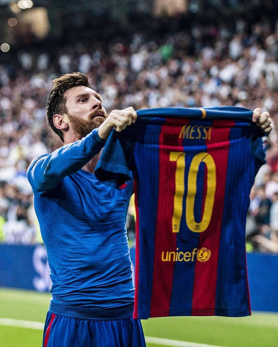 One this day exactly 7 years ago, Lionel Messi scored the winning goal in the 92nd minute away vs Real Madrid. Followed up by this iconic celebration! 🐐🇦🇷