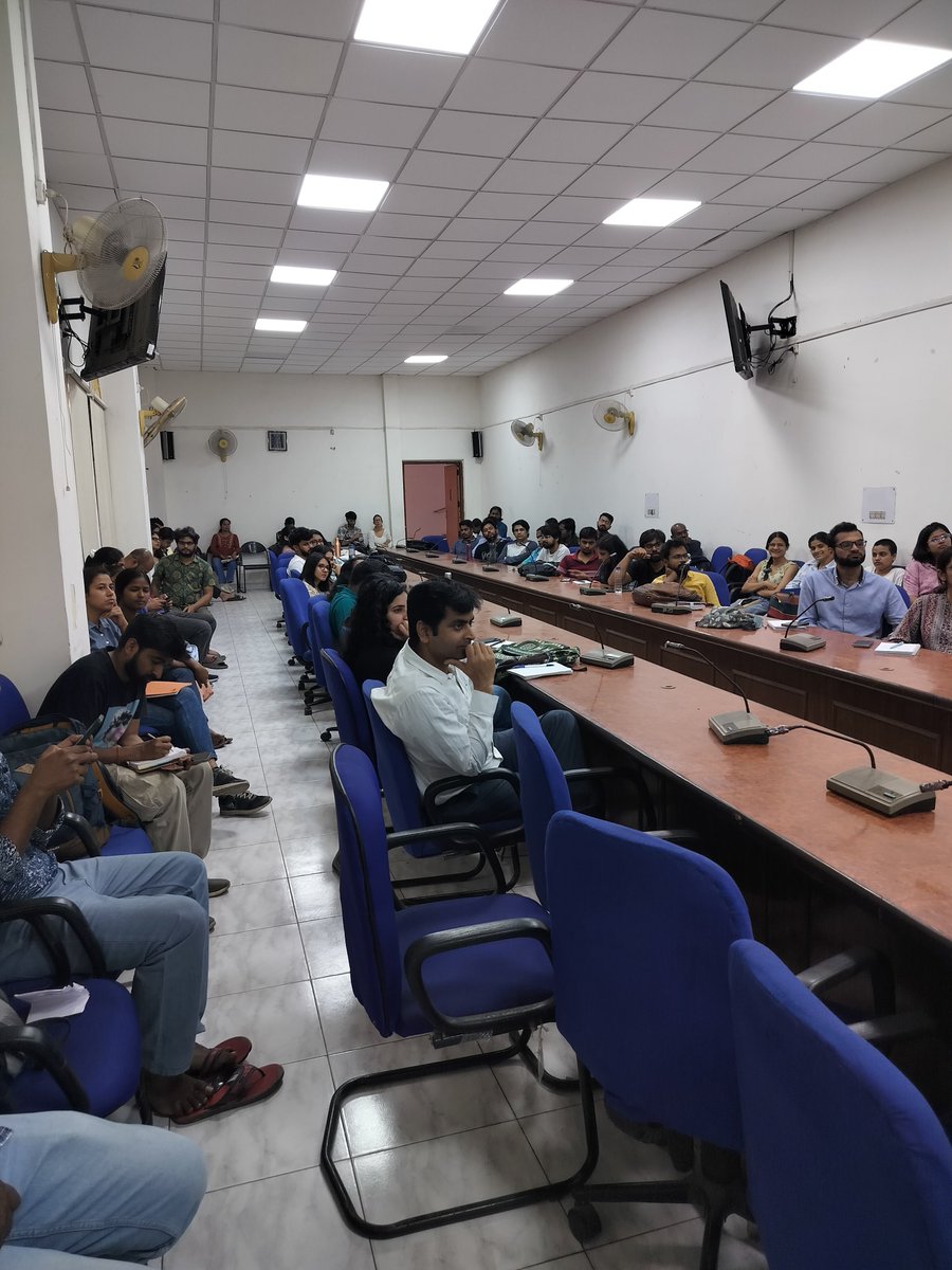 sociologuesCSSS's tweet photo. Glimpses from Book Discussion. Discussion marked the beginning of Bhim Saptah in JNU. 
Book - कमजोर वर्ग का समाजशास्त्र  by @Prof Vivek Kumar
#JNU 
#CSSS https://t.co/zTjXskX4AN