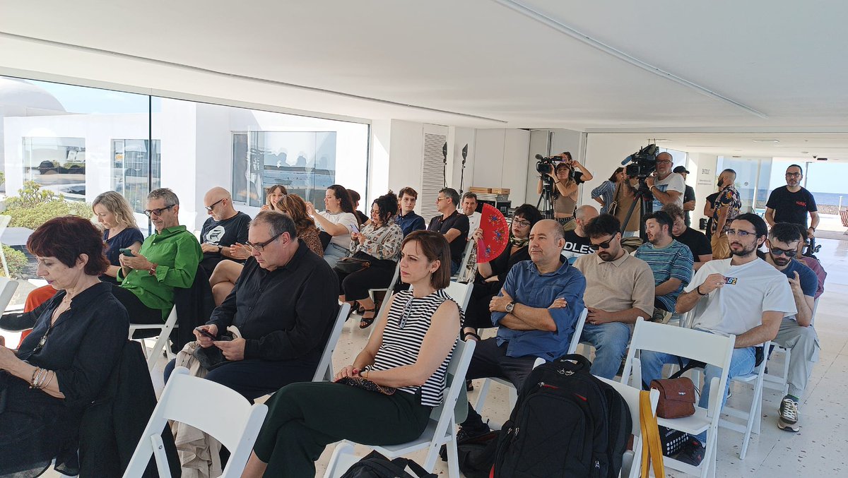 Lanzarote Film (@lanzarotefilm) on Twitter photo ✨Acompañamos a la #CanaryIslandsFilm y a D. Cristóbal de la Rosa, Director general de Innovación Cultural e Industrias Creativas del <a href="/CulturaGobCan/">Cultura Gobierno de Canarias</a>, en la presentación de <a href="/islabcanarias/">isLABenturacanarias</a>, que ha tenido lugar hoy en #Lanzarote.
#LanzaroteFilm #SPELTurismoLanzarote ✨Acompañamos a la #CanaryIslandsFilm y a D. Cristóbal de la Rosa, Director general de Innovación Cultural e Industrias Creativas del <a href="/CulturaGobCan/">Cultura Gobierno de Canarias</a>, en la presentación de <a href="/islabcanarias/">isLABenturacanarias</a>, que ha tenido lugar hoy en #Lanzarote.
#LanzaroteFilm #SPELTurismoLanzarote