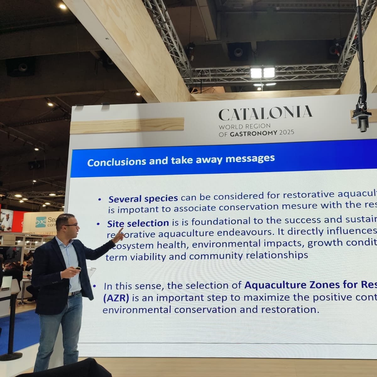 UN_FAO_GFCM's tweet photo. At the @SeafoodExpo_GL we announced with @accioclimatica the launch of the first restorative #aquaculture centre in the #Med &amp; the #BlackSea❗️
📌This innovative &amp; capacity-building hub will operate at @irtacat in La Rapita, 🇪🇸 and work towards #BlueTransformation in the region. https://t.co/1dcdVrmK83