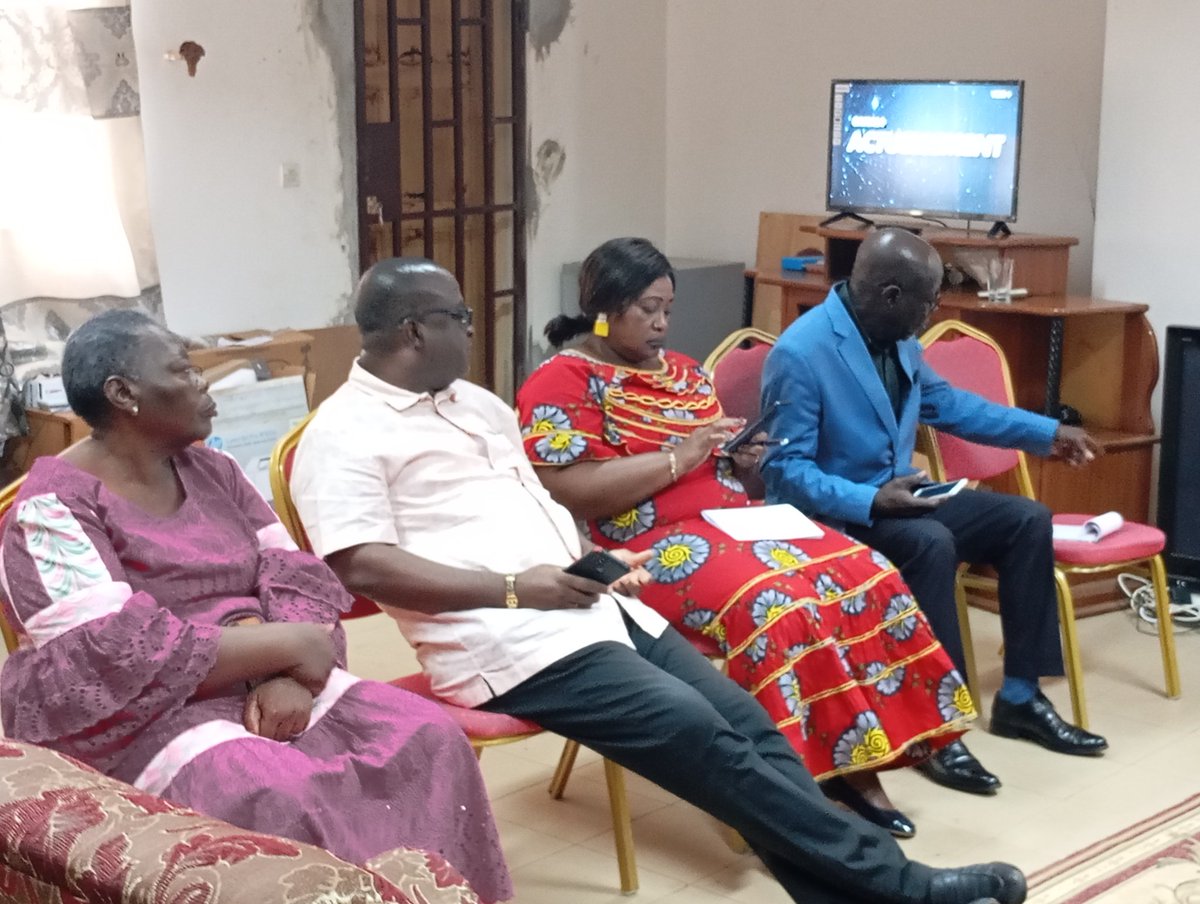BitamDe5910's tweet photo. Une session extraordinaire de réexamen du budget 2024 de la commune de #Bitam s'est tenue dans les locaux de la mairie. 

Cette rencontre très importante s'est tenue en présence du Délégué Spécial de la commune de #Bitam. https://t.co/JcjKmkFoxm