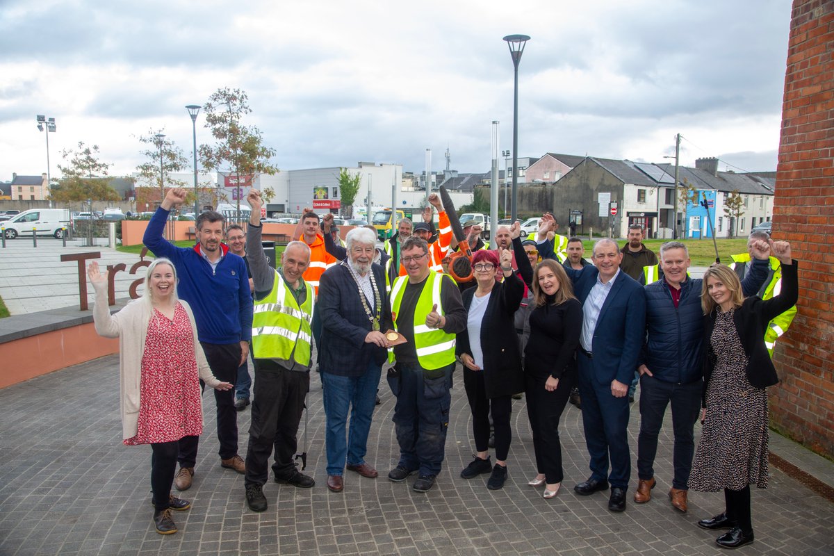 Tralee Chamber Alliance will commence it's Saturday morning cleanups for 2024 from Saturday May 4th 🙌

Where: Brandon Car Park 🅿️
Time: 7:30am to 8:30am ⌚️
What do I need: Gloves 🧤
Contact: colette@tralee.ie 📧

#VisitTralee #Kerry #Ireland #TidyTowns