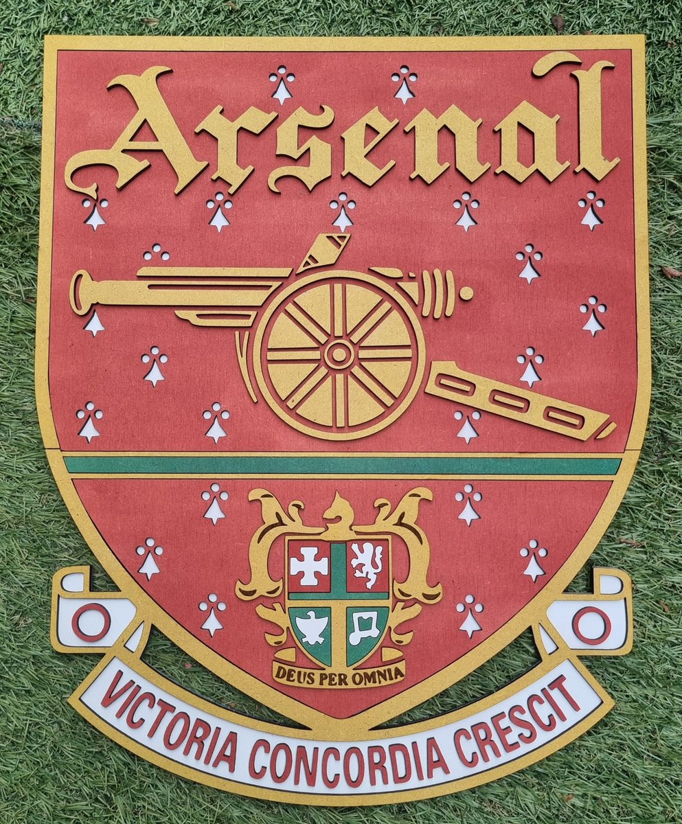 sliney66's tweet photo. ⚠️ 🚨 COMPETITION TIME 🚨 ⚠️ 
WIN A WALL BADGE OF YOUR CHOICE WHEN WE BEAT CHELSEA TONIGHT. JUST LIKE FOLLOW AND RETWEET TO ENTER. ALL BADGES AVAILIABLE FROM https://t.co/2fEenKoeu3 
#Arsenal #AFC #Afctickets #Gooners #Gunners #COYG #ARSCHE https://t.co/z4ewWqHcsz