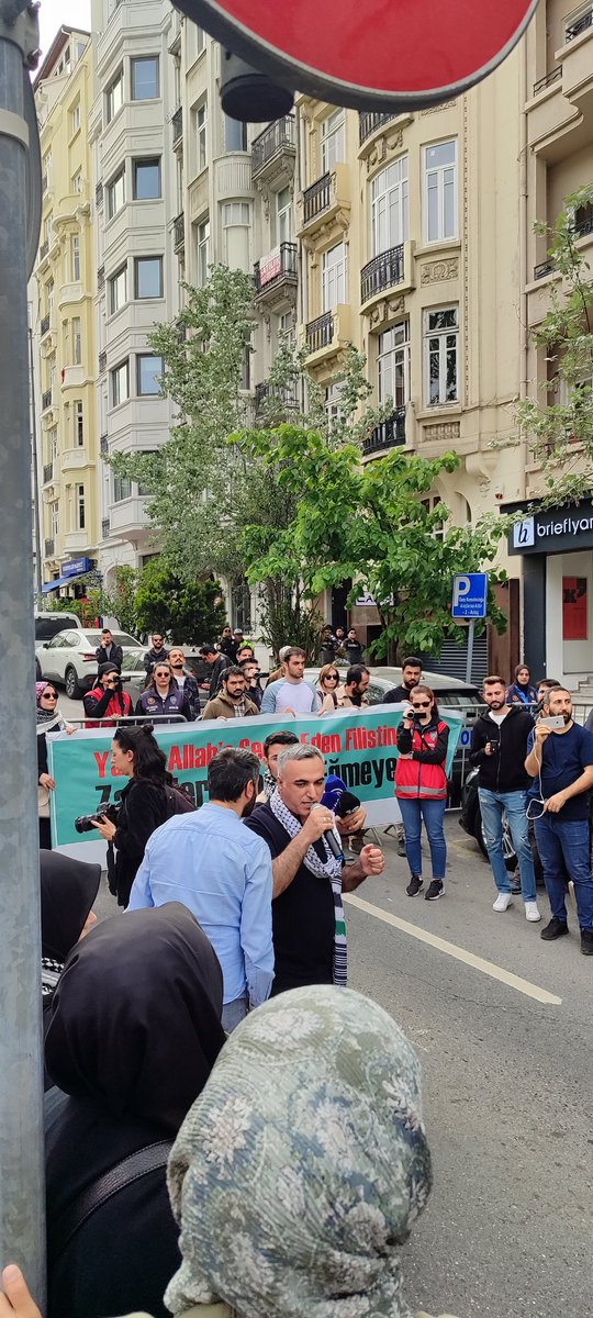 Siyonizmin destekçisi Katil Almanya'yı 
İstanbul konsolosluğu önünde lanetliyoruz. 
Defol Katil Steinmeier
#Steinmeier 
#GazzeNow