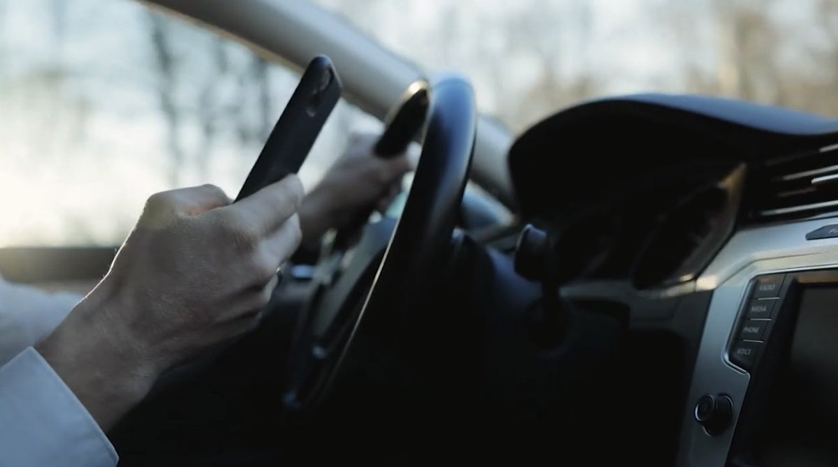 Do you know the three different types of #DistractedDriving? bit.ly/3UsZFbB #SafeRoads #DistractedDrivingAwarenessMonth