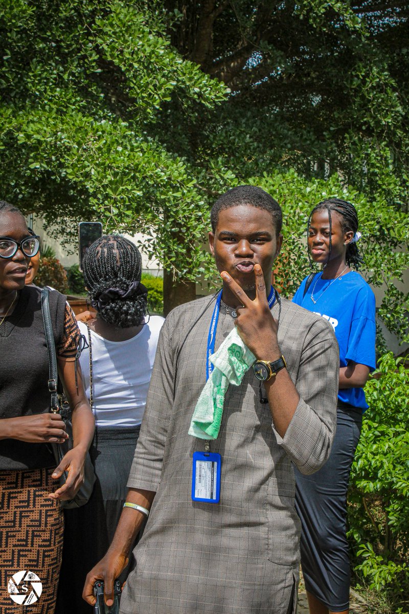 urgr8kvngdavid_'s tweet image. I'm done actually 😊😊😊😊
FRIENDS INDEED 😊
#sweetboiphotography
#runsa
#redeemersuniversity
#hissarun