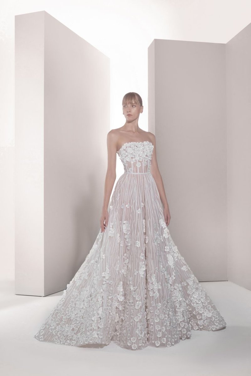 The Pollen Dance 2025 Bridal Collection by Tony Ward
See here
buff.ly/3Un1dUt 
#TonyWard #2025WeddingDresses #BridalFashion