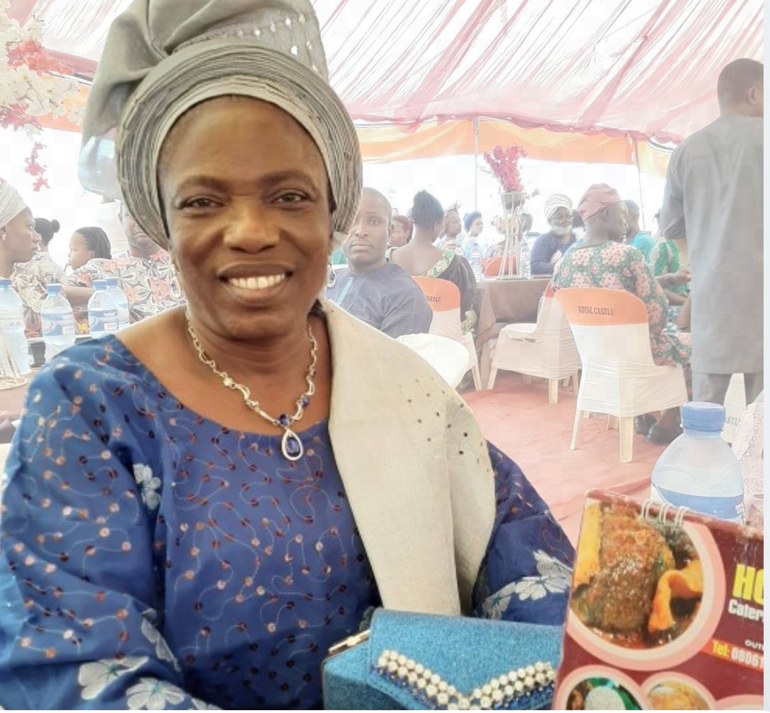 Happy birthday, Big Sis. I'm so lucky to have you as my big sister. Even though you can be a pain in my neck, you've been such an indispensable part of my life, particularly my growing-up years. 

Bisi and I are thankful to God for making you an accomplished professional in your