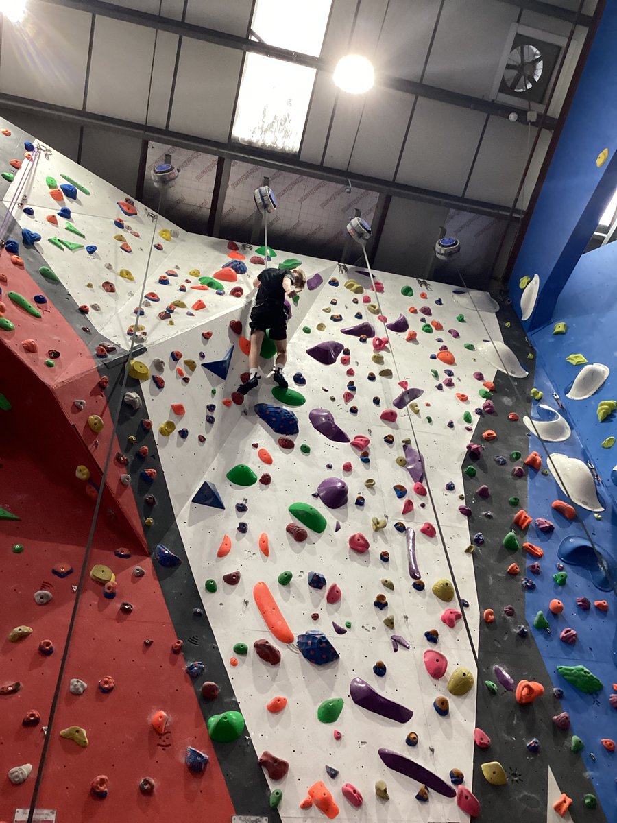 WeaversAcademy's tweet photo. Gravity is just a suggestion 🧗‍♂️ Day one and two for the GCSE PE Rock Climbers completed. 6 hours to go. Well done guys. #TeamWeavers #PEdepartment #Sport #PhysicalEducation #UTA #rockclimb #GCSEPE @thepinnaclewall https://t.co/iBhwpijfMw