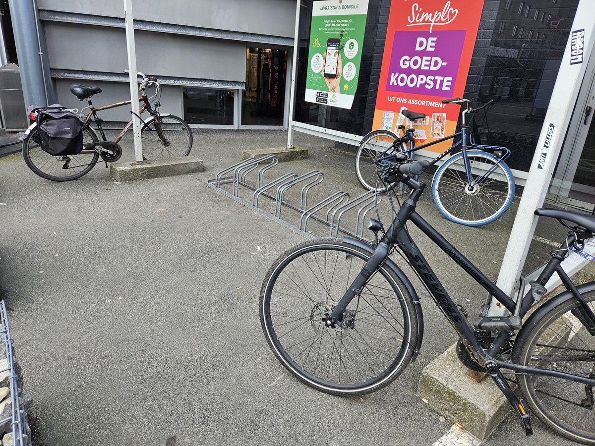 Sarah Azau tweet media