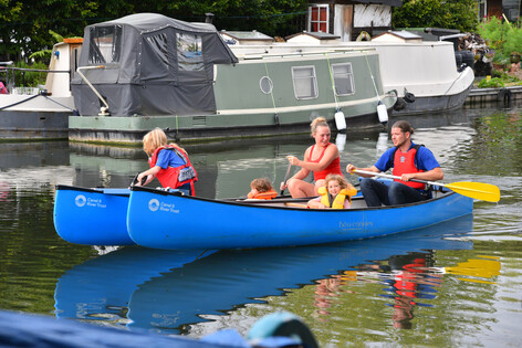 Did you know that last year our waterways saw a staggering 888 million visits, with 10.3 million users enjoying activities like leisurely walks, boating, cycling and fishing.🚶‍♂️🚣‍♀️🚴‍♂️ How do you prefer to experience our waterways? Share your favourite activities with us!👇