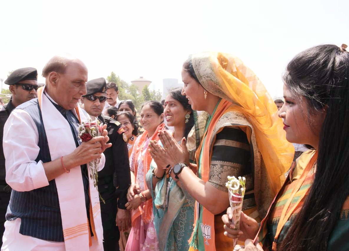 PSGangania's tweet image. आज ज़िला गौतमबुद्ध नगर, विधान सभा क्षेत्र दादरी 62 में &quot;विशाल जनसभा&quot; को सम्बोधित करने आए देश के यशश्वी रक्षा मंत्री मा.श्री @rajnathsingh जी का,  उनके आगमन पर हार्दिक स्वागत एवं अभिनंदन किया! 

#psgangania #Rajnath #BJP4India @Gajendramavibjp