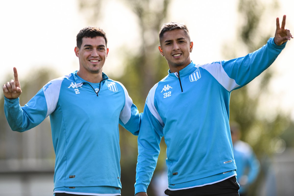 RacingClub's tweet photo. ¡Arriba que mañana juega La Academia! 👊🏻
#EstoSigue https://t.co/CAgJSX0aBC