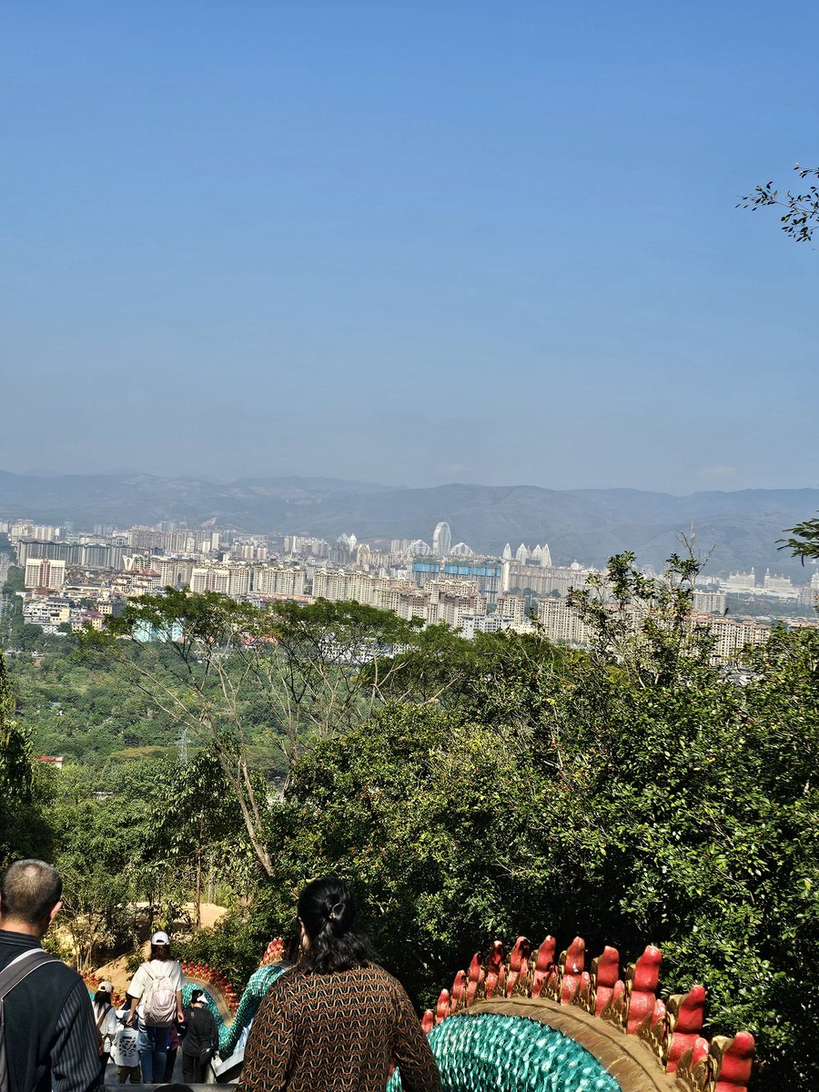 4.23号阿汤哥说币
行情回顾解析
日线目前开始走连阳状态，大饼目前的走势一步步地往上走，都是小碎步的感觉，但是目前的山寨从低点上来只有小部分达到50%的反弹，大部分只是达到20-30%的反弹，目前观察的是山寨和二饼的反弹