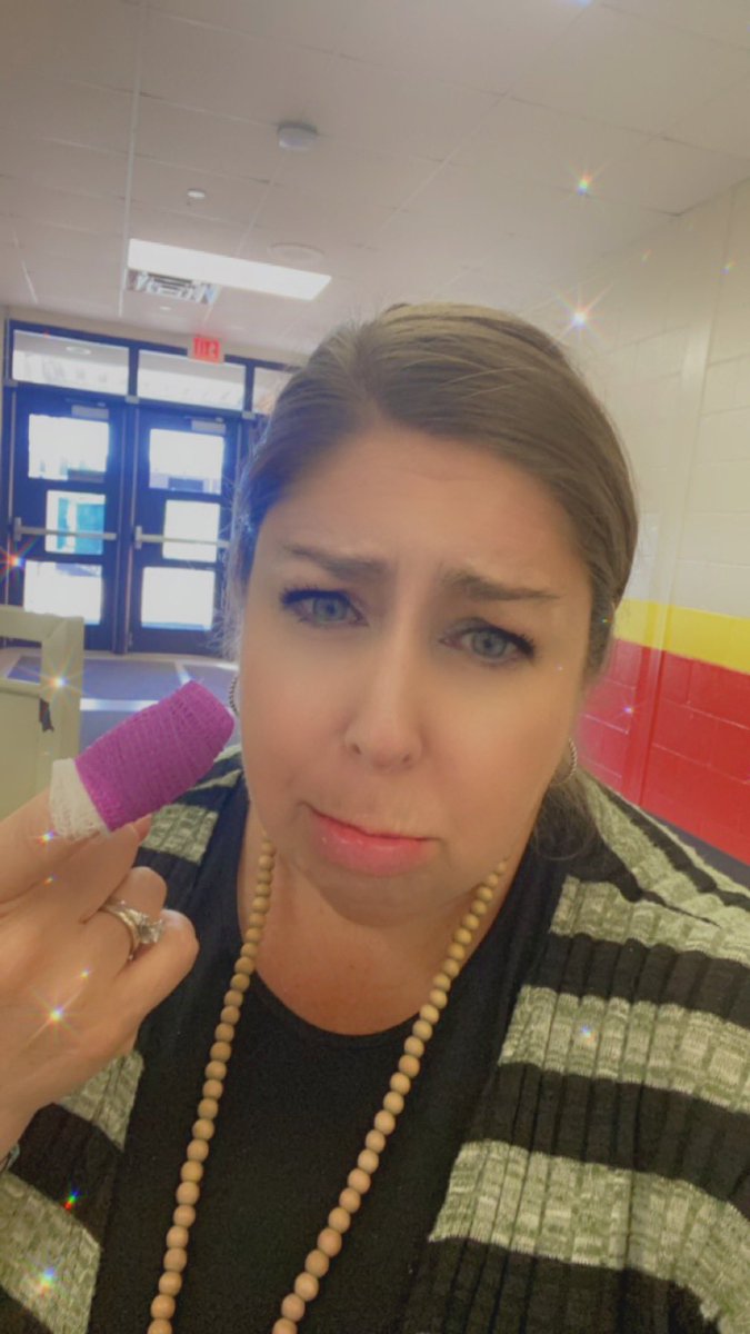 Two casualties of weeding this morning…Enrique and my finger. 🙁