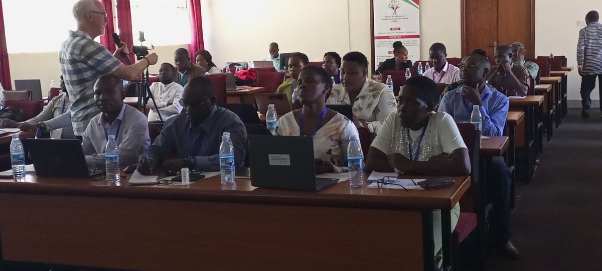 Prof. Dave training participants of the #EarlyCareerResearchers Project & ToTs workshop about Theorizing, Project design & Data management @kyambogou . Day 2.