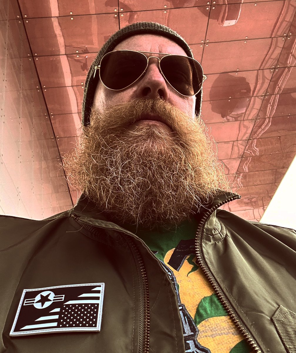 pmsaari's tweet photo. “Are you a pilot?”, this random dude on the street asked. - “You bet I fkin am, but not the kind you know of.” #raybanaviator https://t.co/GA7ppXCk72