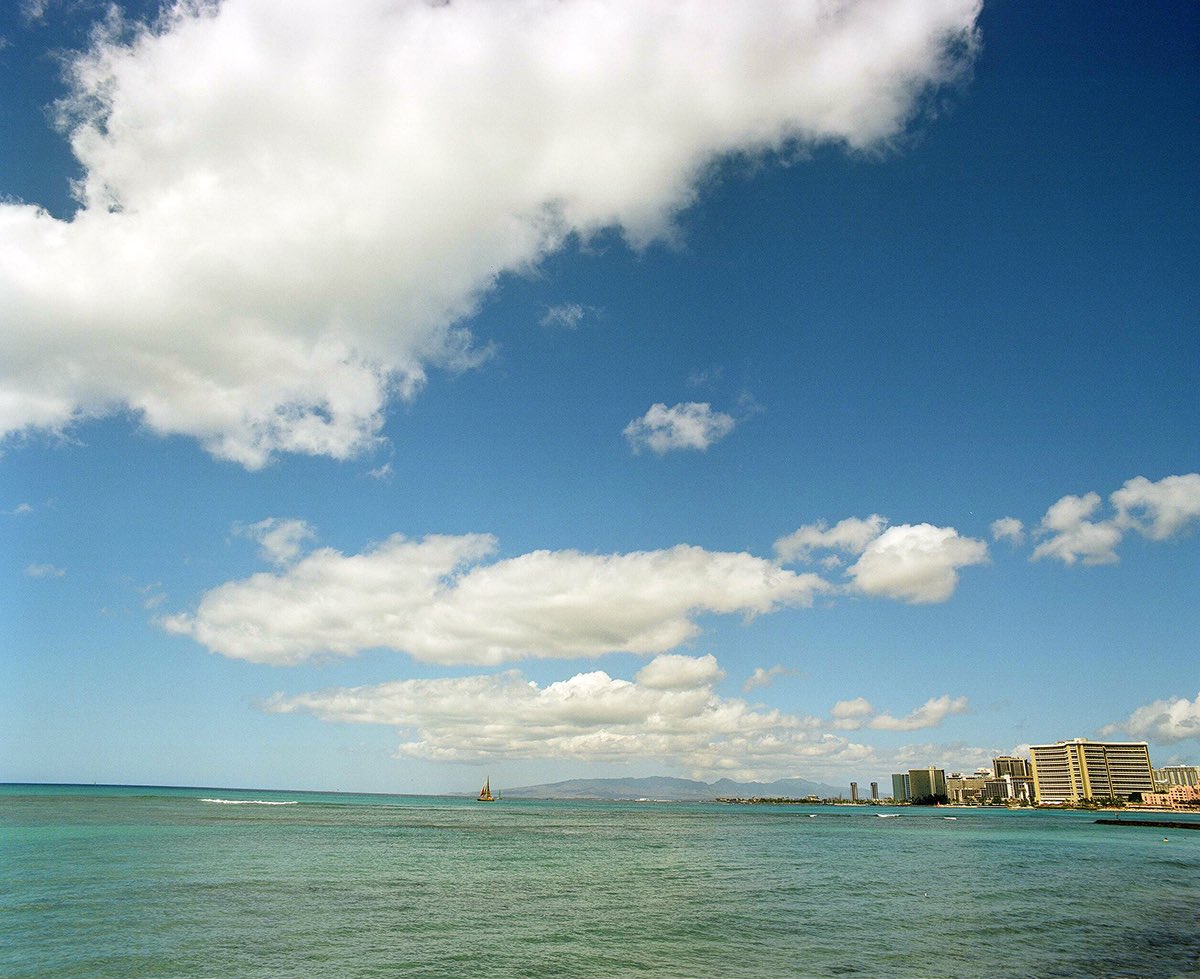 WAIKIKI PHOTOGRAPH 
sea , kapiolani park oafu
#hawaii 
#oafu 
#kapiolanipark 
#カピオラニ公園 
#sea 
#waikiki 
#ワイキキ
#skyandsea 
#beautifulsky 
#オアフ島 
#pentax 
#pentax67 
#ペンタックス 
#ペンタックス67 
#waikiki_inc_photograph