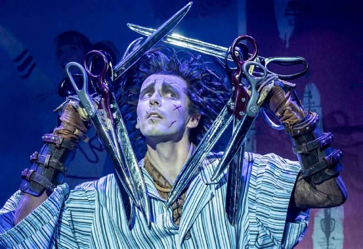 𝗟𝗜𝗔𝗠'𝗦 𝗕𝗔𝗖𝗞! Fabulous to have former NAPA student Liam Mower back at NAPA today with Matthew Bourne's New Adventures company. See Liam star in Edward Scissorhands at Hull New Theatre this week! hulltheatres.co.uk/events/edward-… (Liam is performing tonight, Thursday, Friday and
