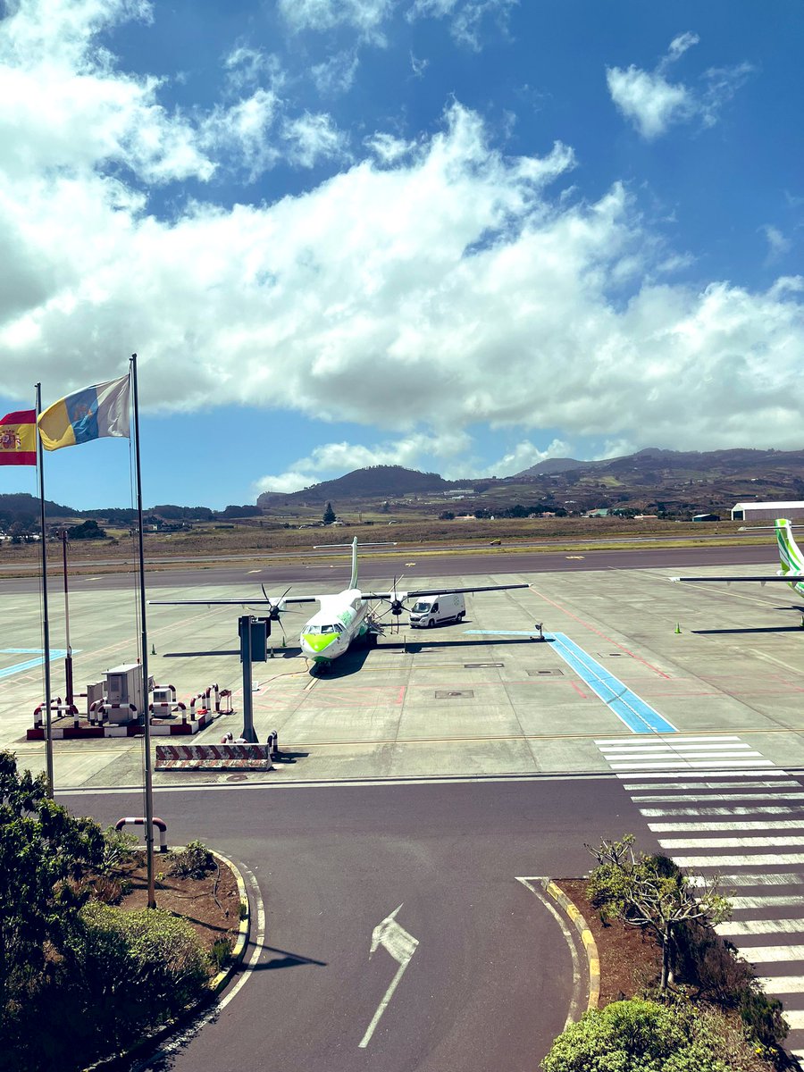 TimmyKernow's tweet photo. Another day, another airport.

 #TFN🛫🇪🇸#MAD🇪🇸🛬#LHR🇬🇧
#BusyWorkingMum #HowIsItOnlyTuesday https://t.co/6kp7rV9RPs