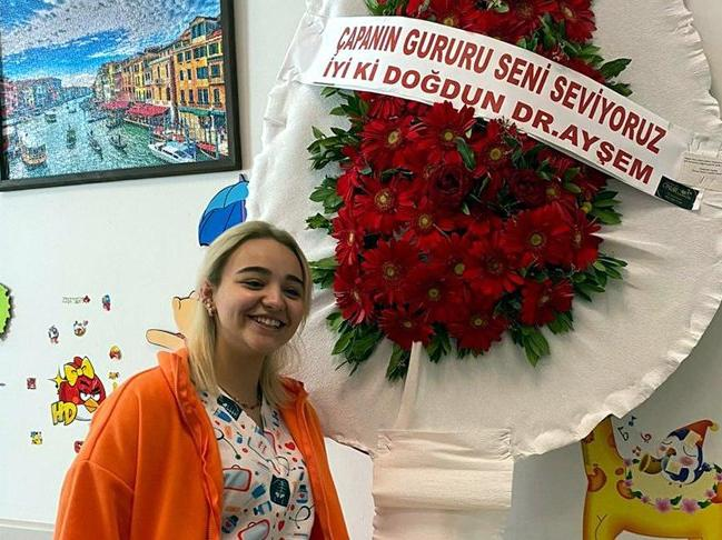 @erdi_dasdemir @elifasliyildiz Hacettepe'nin gururu medar-ı iftiharı değil mi yani kendisi şimdi? Biraz daha araştırmanızı öneririm.