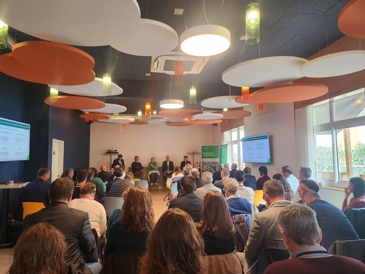 communes_forest's tweet photo. [EN DIRECT]
Les #COFOR🌳🌲 sont à la journée des #réseaux de #chaleur ♨ et de #froid ❄ organisé par la #FEDENE à #Montpellier. Présents : la directrice de l'#ADEMEOccitanie, la Région @Occitanie, le maire de #CastelnauleLez, la #SERM, la vice présidente de la #métropole...🪵🔥 https://t.co/iroGDtW7BN