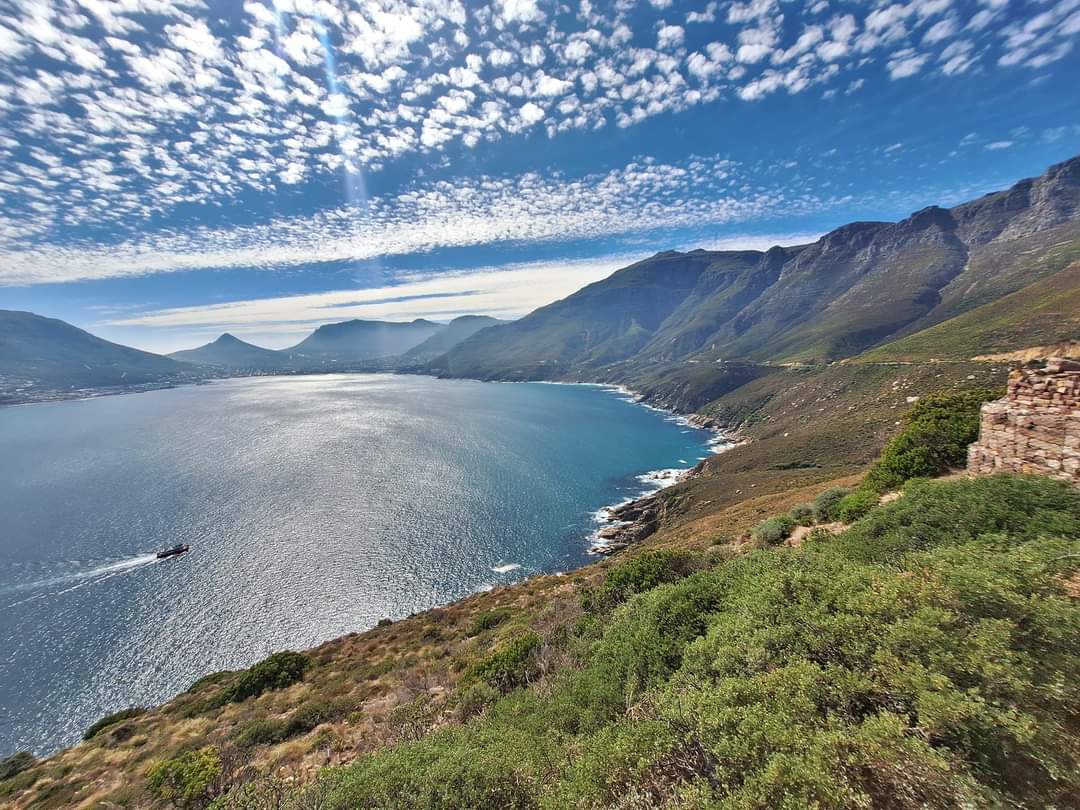 Views, mountains, oceans & more. What more can you ask.

📷 Rudie Lubbe on @facebook 

chapmanspeakdrive.co.za 

#chapmanspeakdrive #chapmanspeak #chappies #DiscoverHoutBay #houtbay #IAMCAPETOWN #capetown #lovecapetown #southafrica #discoverctwc #TravelMassiveCT #TravelChatSA