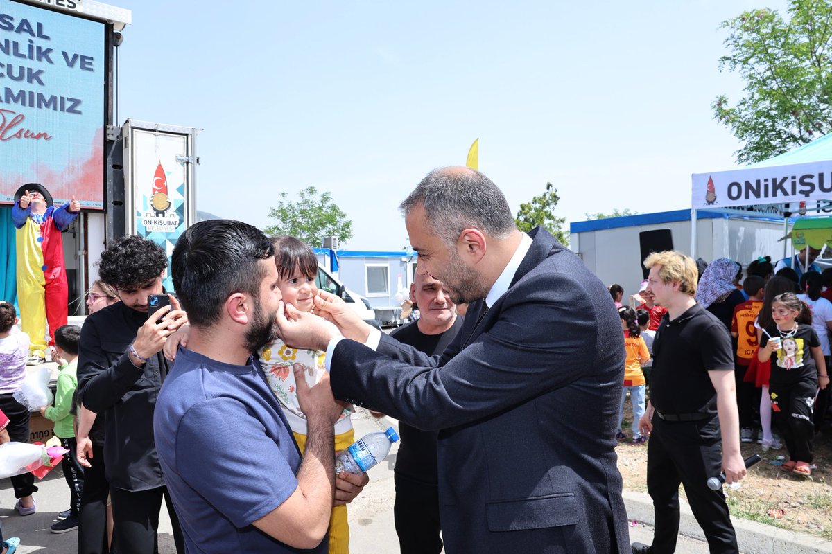 Şüphesiz depremden en çok etkilenenler çocuklarımızdı.

23 Nisan Ulusal Egemenlik ve Çocuk Bayramı'nda EXPO 2023 Konteyner Kenti'mizdeki çocuklarımızın yüzünü güldürmek istedik.

En değerli varlığımız, istikbalimizin teminatı çocuklarımıza güzel bir gelecek hazırlayıncaya kadar