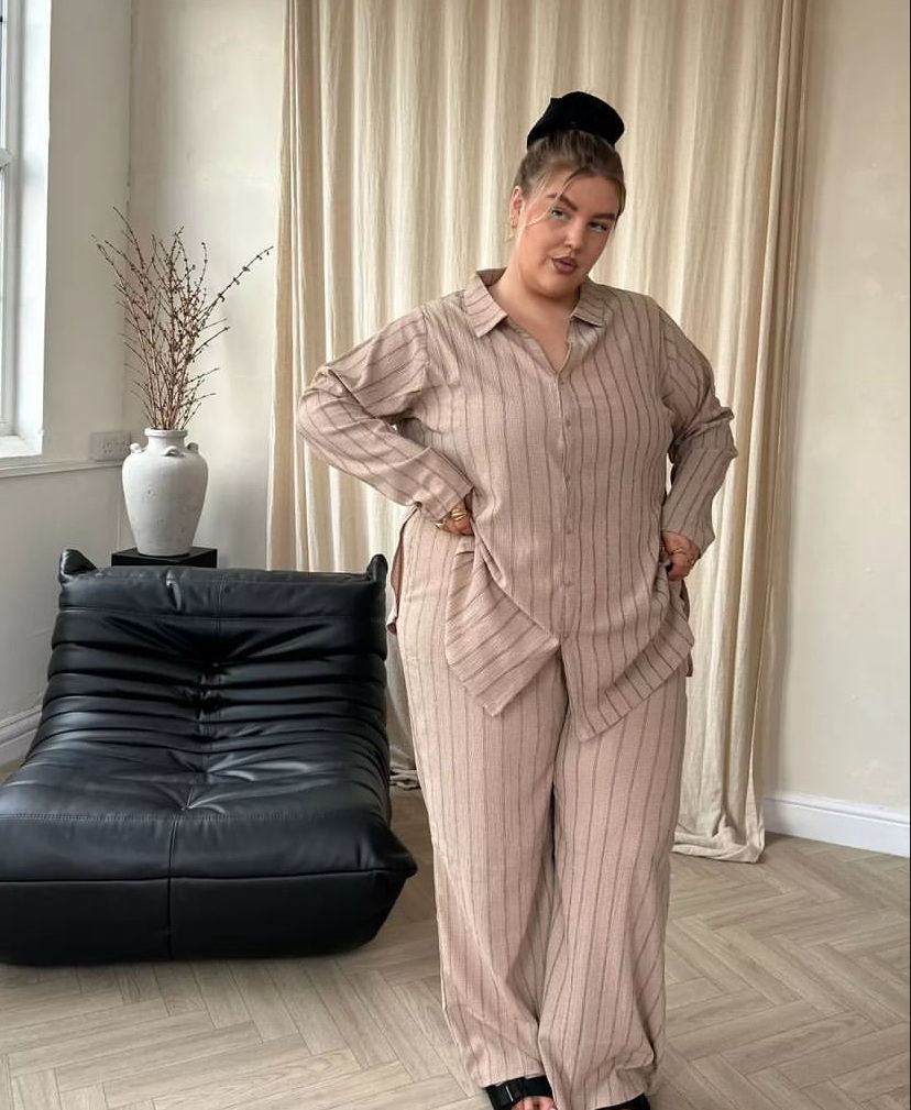 Pinstripe looks good on Hol Wynne🤎

Yours Clothing has the perfect pyjamas.